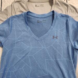 2- Women's Under Armour Heatgear Shirts- Medium